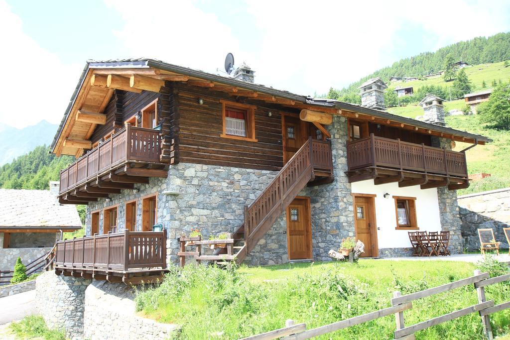 Residence Trompe-L'Oeil Champoluc Zewnętrze zdjęcie