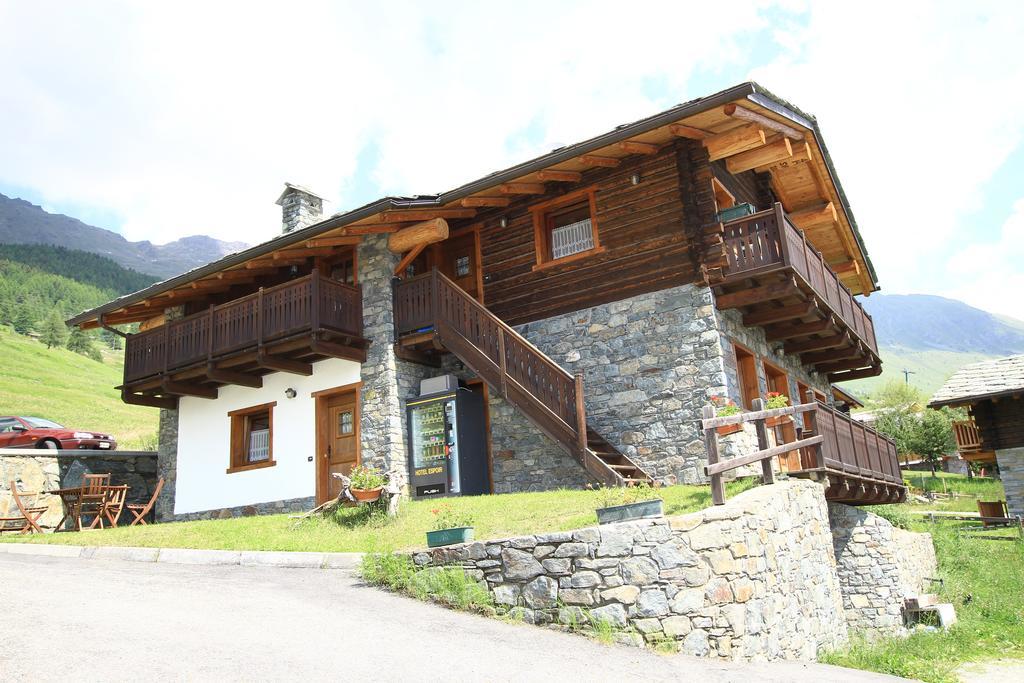 Residence Trompe-L'Oeil Champoluc Zewnętrze zdjęcie