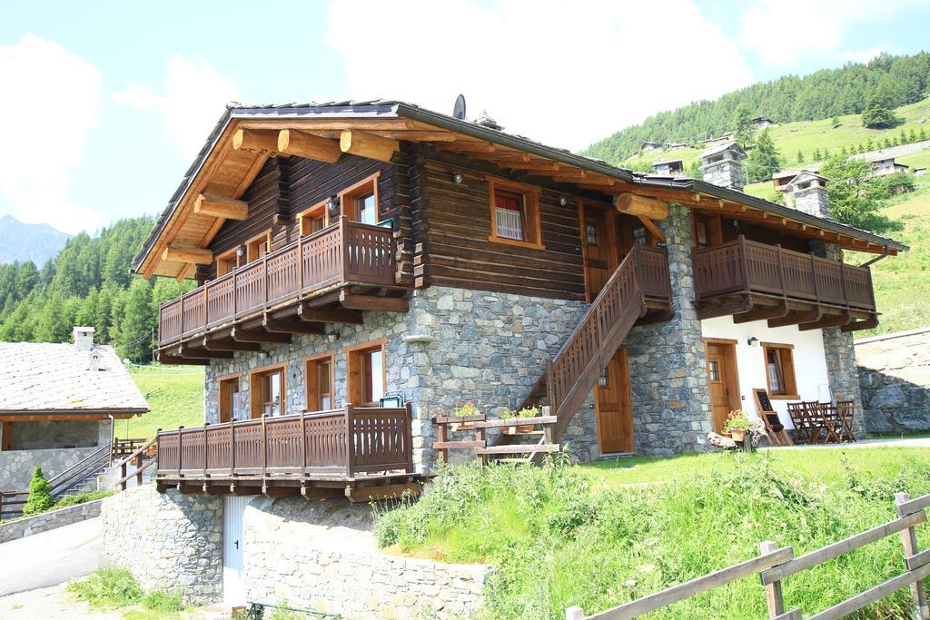 Residence Trompe-L'Oeil Champoluc Zewnętrze zdjęcie